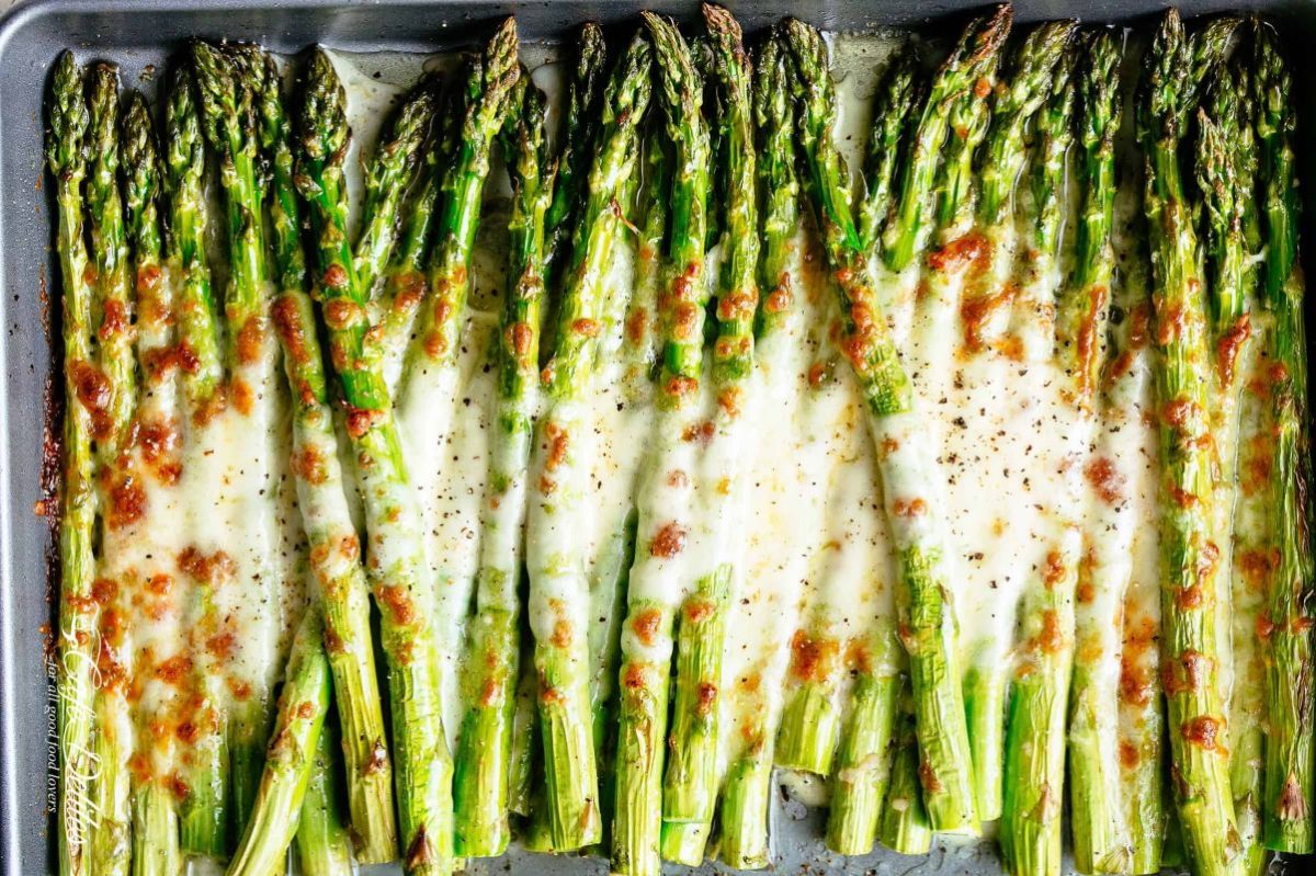 Cheesy Garlic Roasted Asparagus