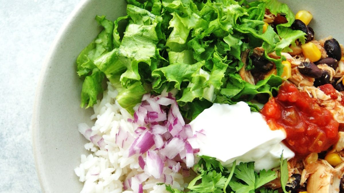 crockpot chicken burrito bowl