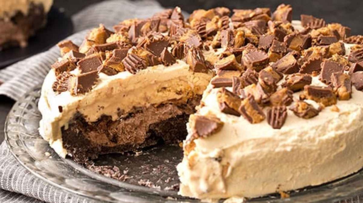 Chocolate Peanut Butter Ice Cream Cake. 