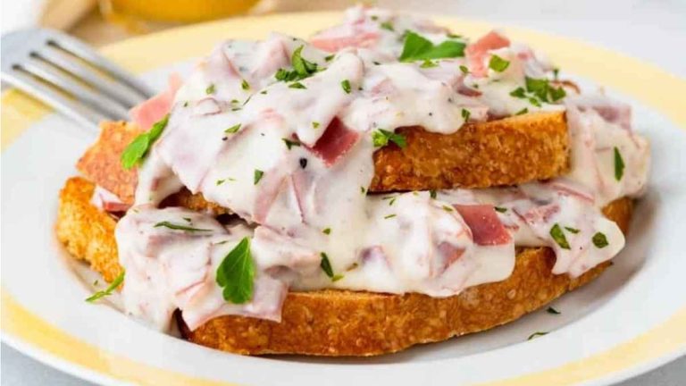 Classic Creamed Chipped Beef On Toast (S.O.S.).