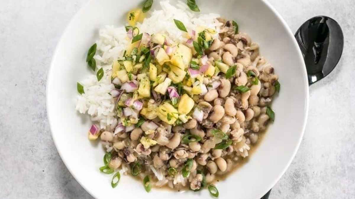 Coconut Jerk Peas With Pineapple Salsa. 