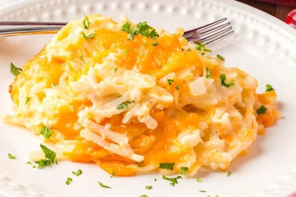 Copycat Cracker Barrel Cheesy Hashbrown Casserole