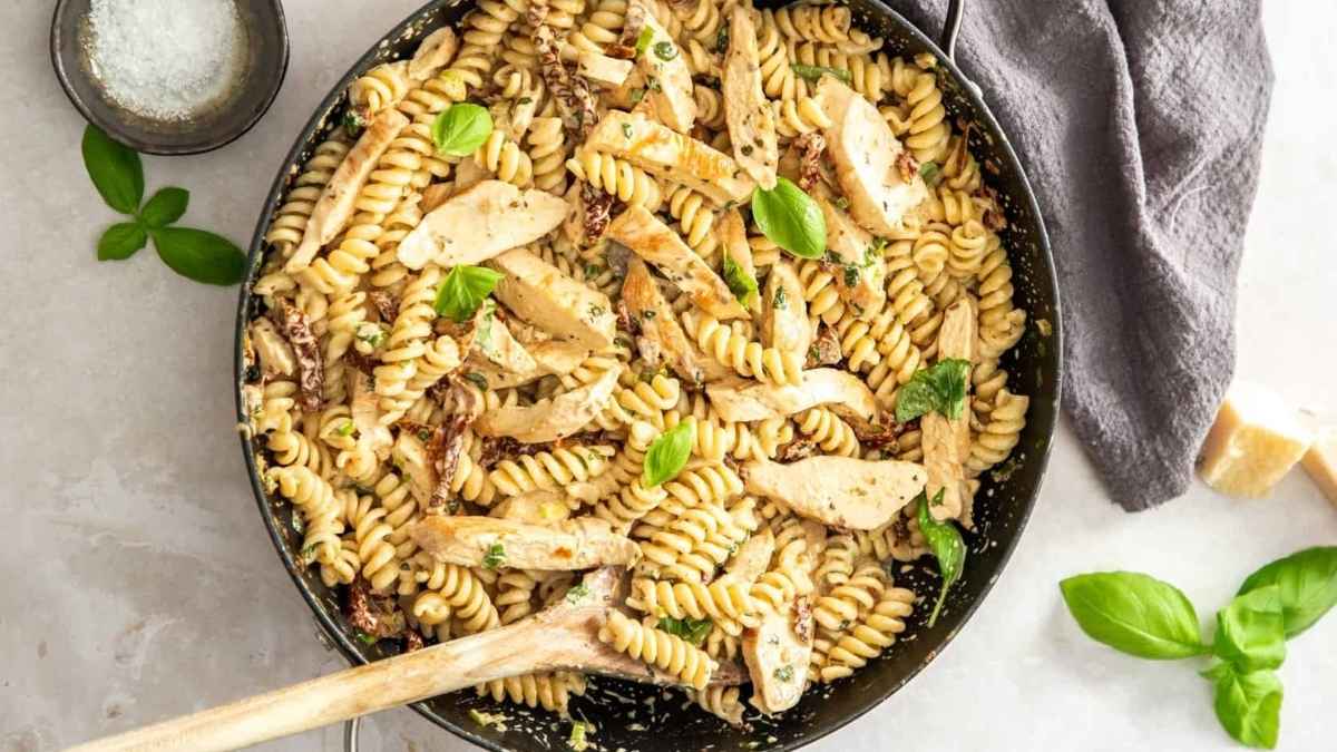 Creamy Sun-Dried Tomato Chicken Pasta.