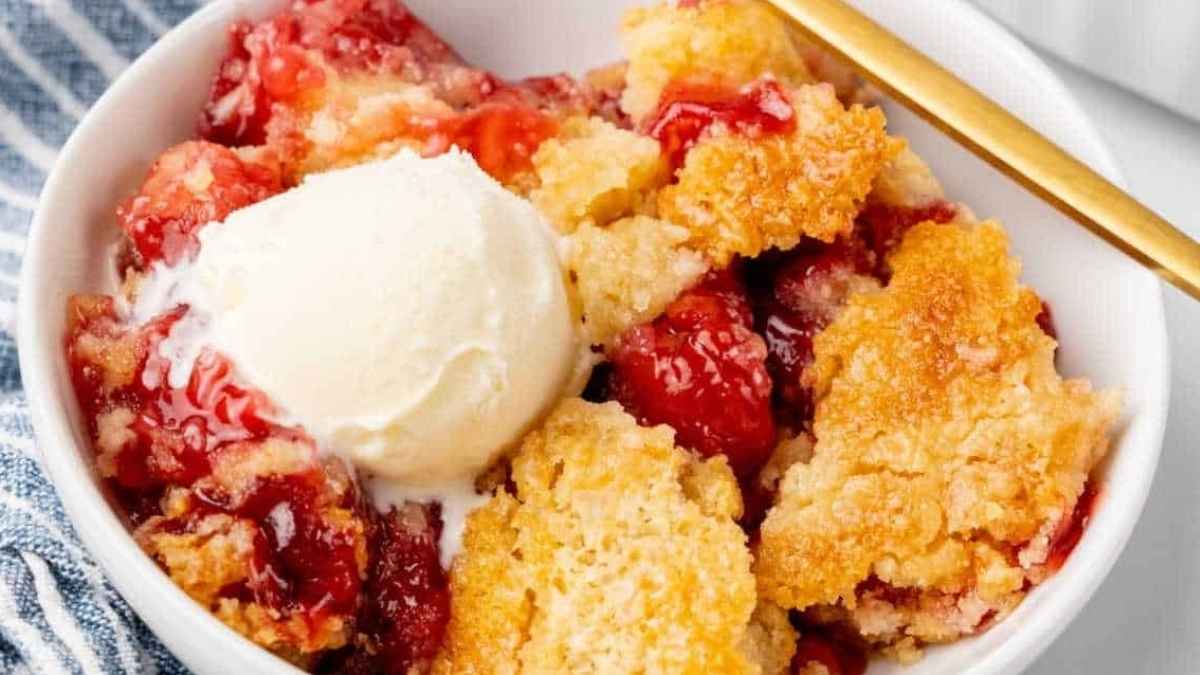 Dump Cake Recipe. 