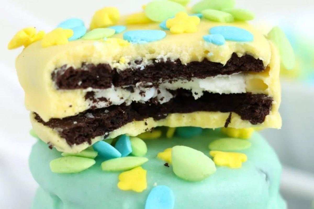 Easter Chocolate Covered Oreos