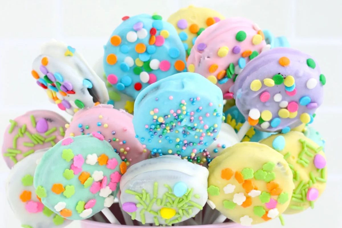 Easter Chocolate Covered Oreos