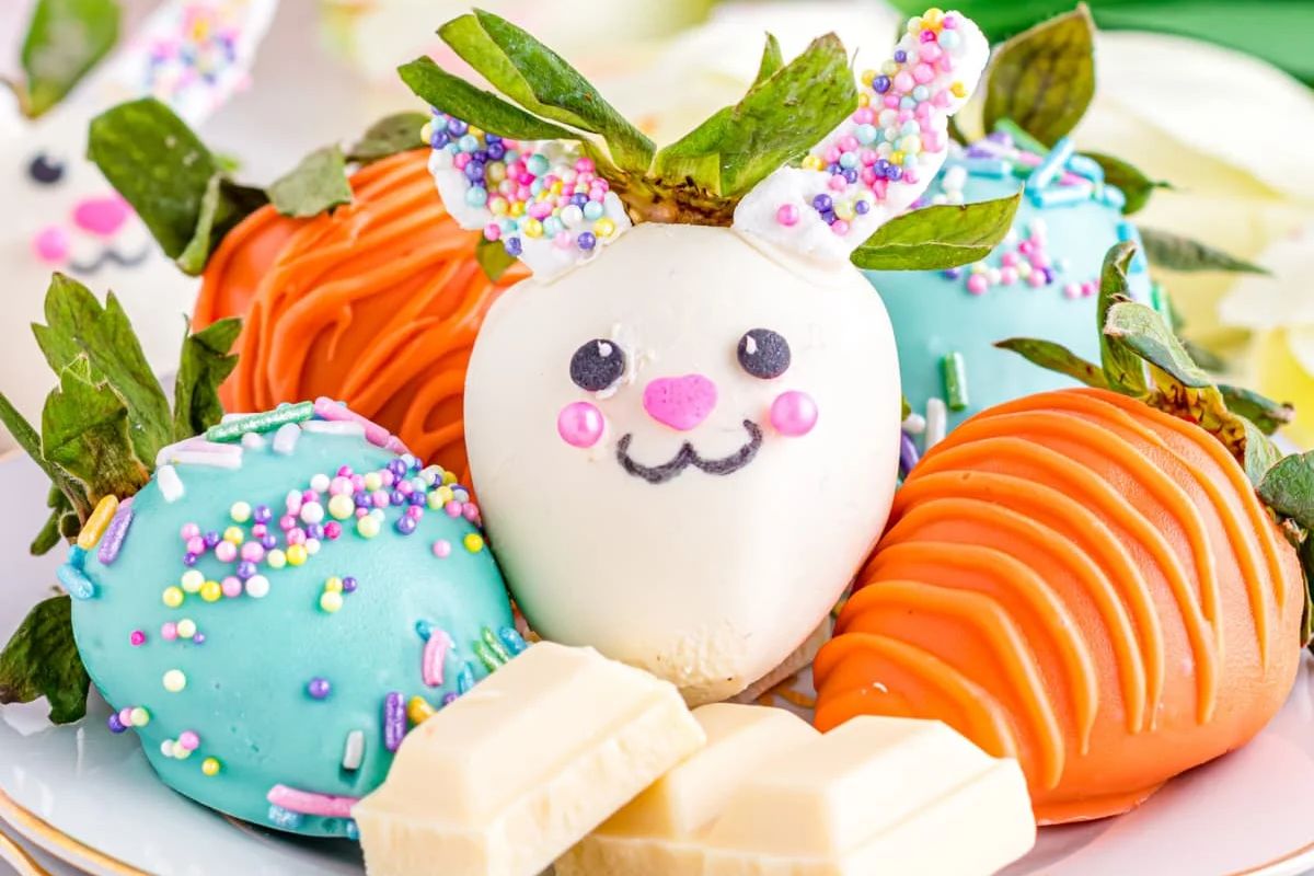 Easter Chocolate Covered Strawberries