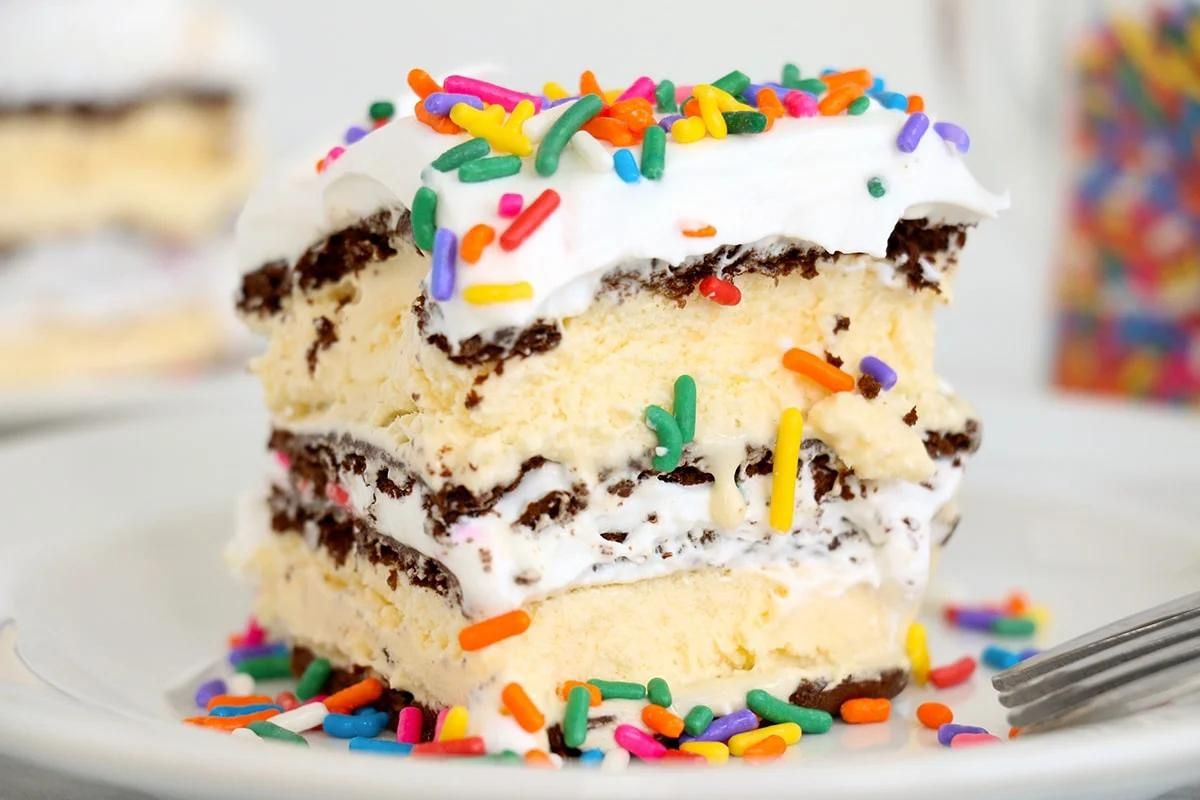 Easy Ice Cream Sandwich Cake