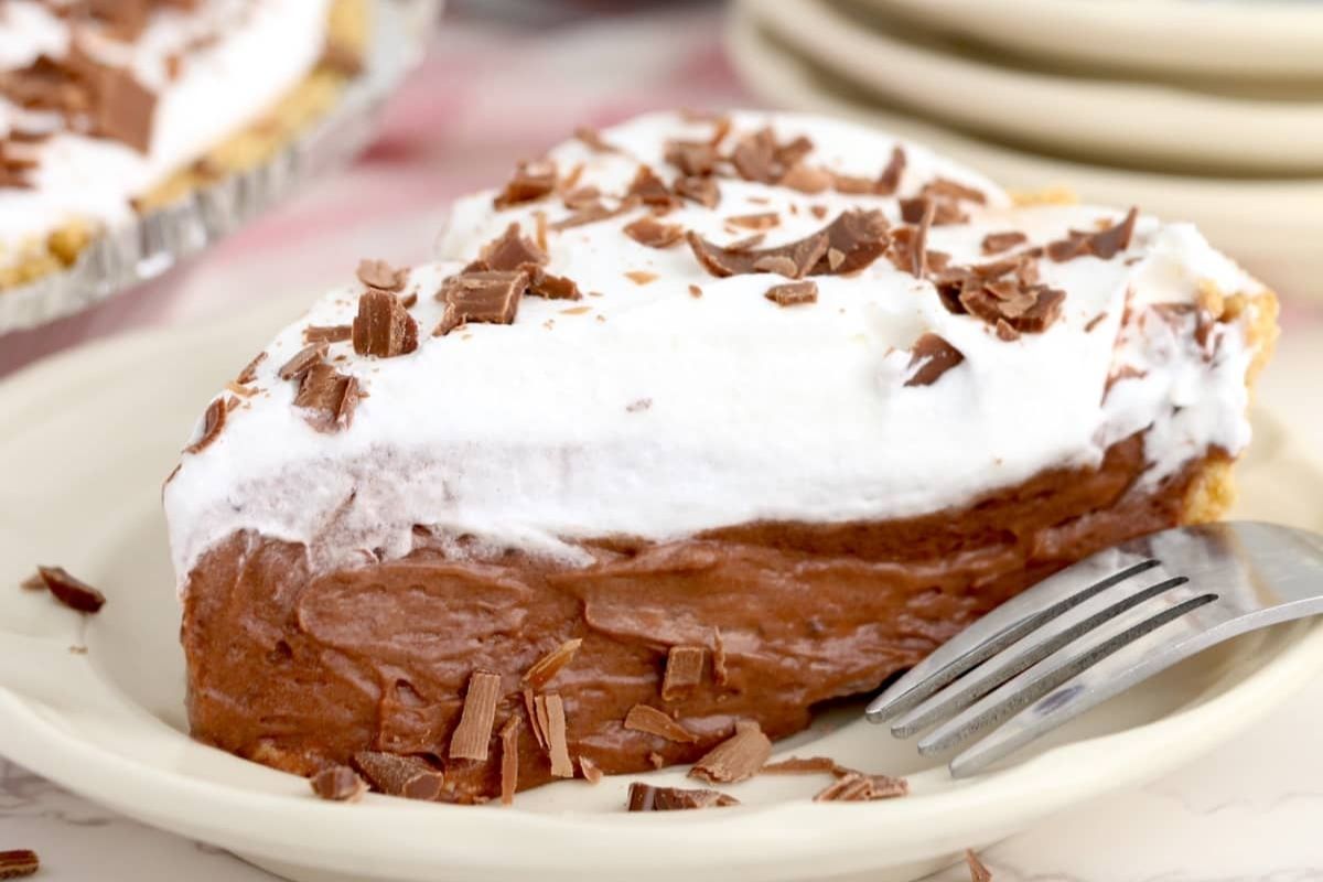 Easy No Bake Old Fashioned Chocolate Pie