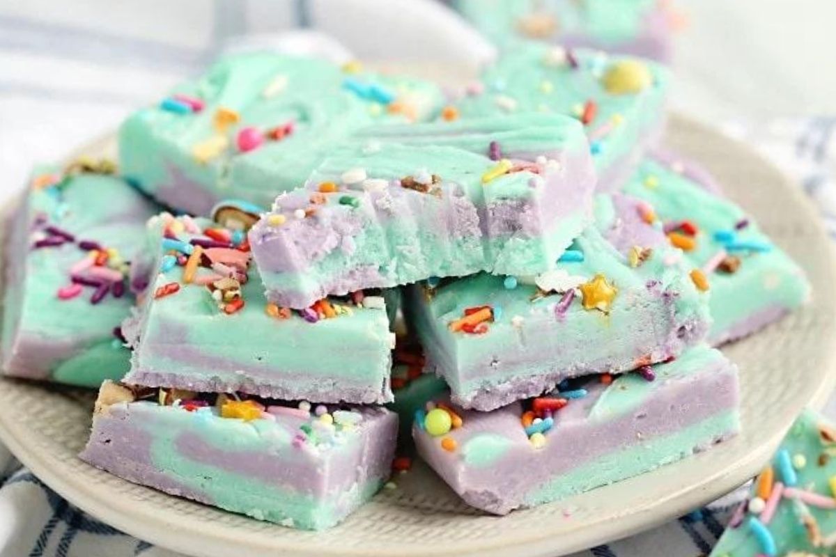 Easy Swirled Easter Fudge