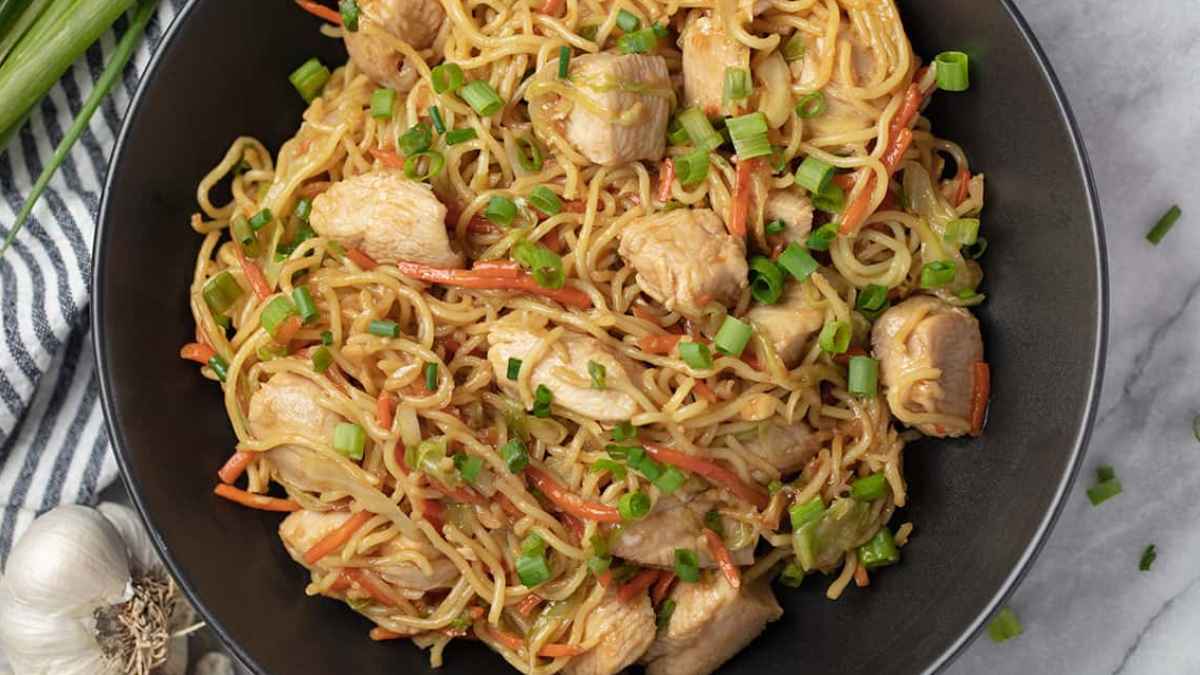 Easy 30 Minute Chicken Chow Mein. 