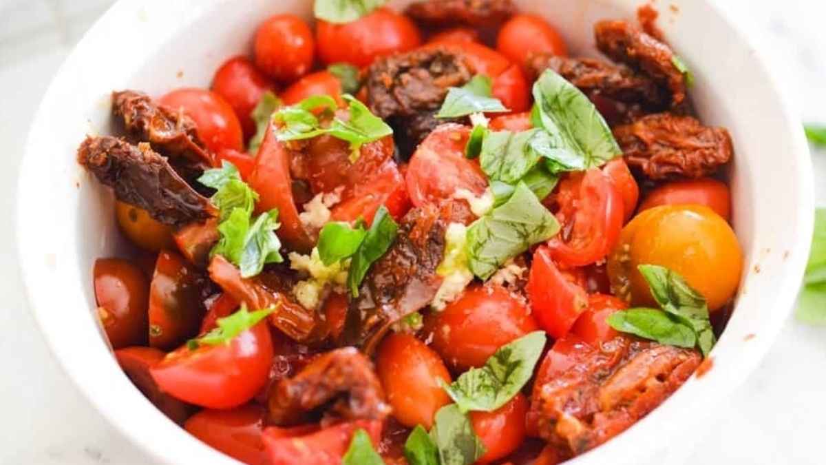 Easy Baked Bruschetta Chicken Recipe. 