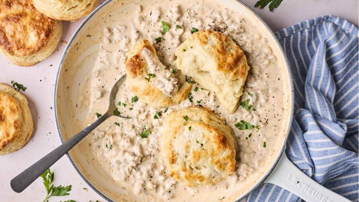 Easy Biscuits and Gravy.
