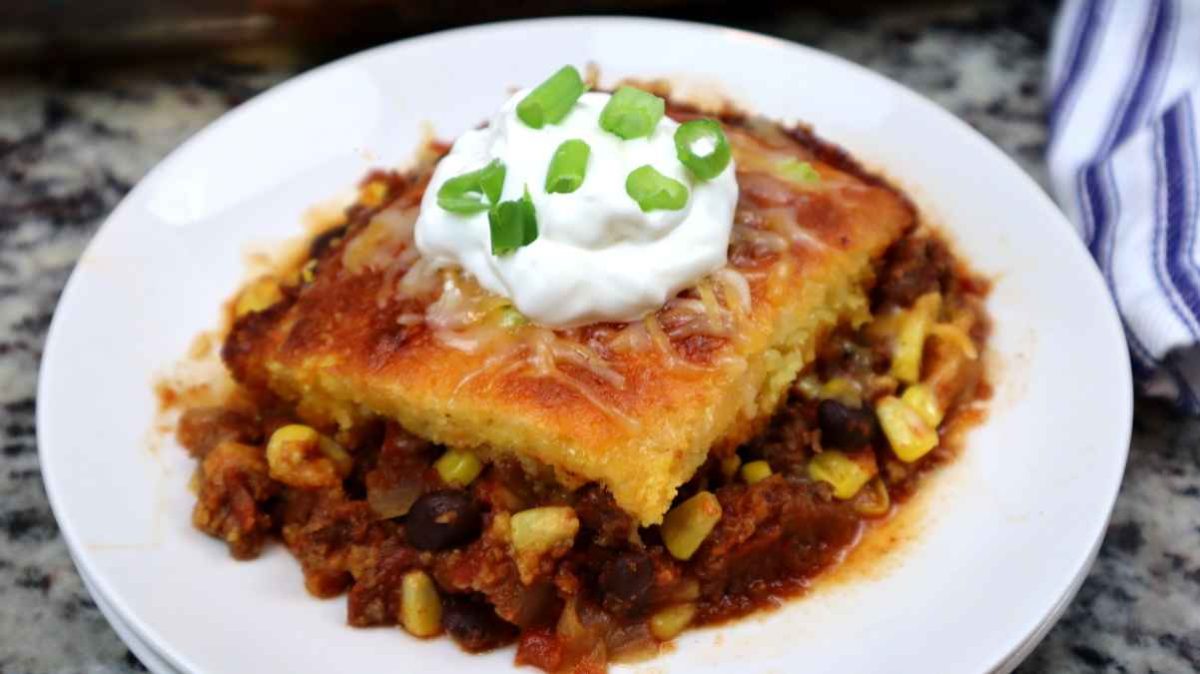 Easy Chili Cornbread Casserole Recipe. 