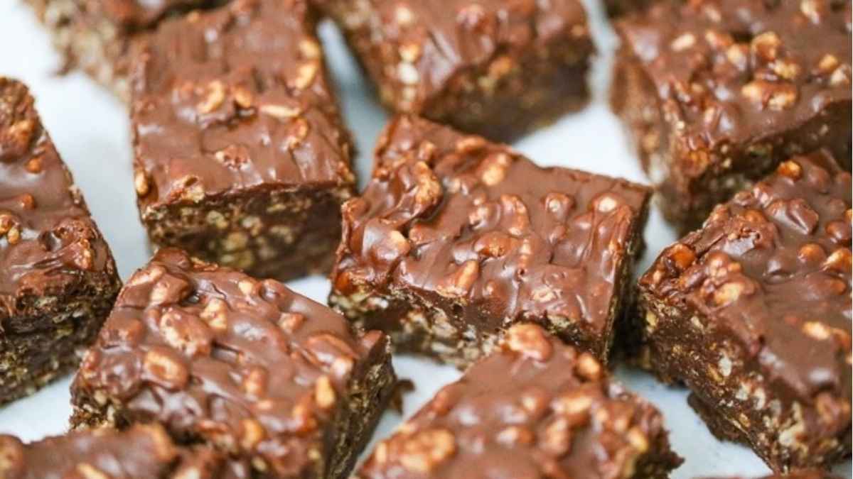 Easy Chocolate Peanut Butter Crunch Bars.