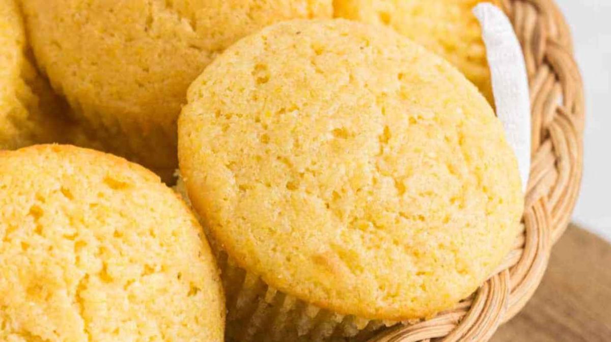 Easy Cornbread Muffin Recipe.