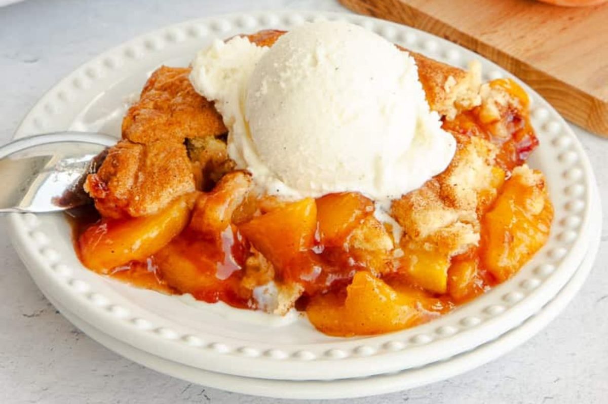 Easy Homemade Peach Cobbler