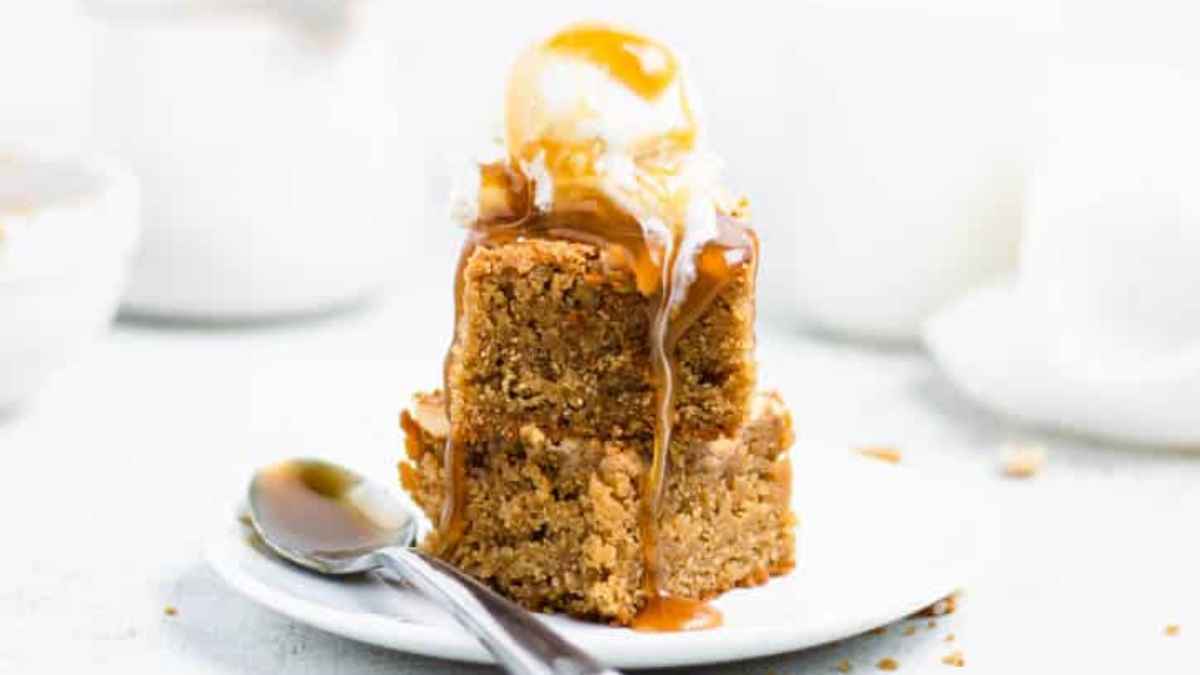 Easy Salted Caramel Peanut Butter Blondie Bars.