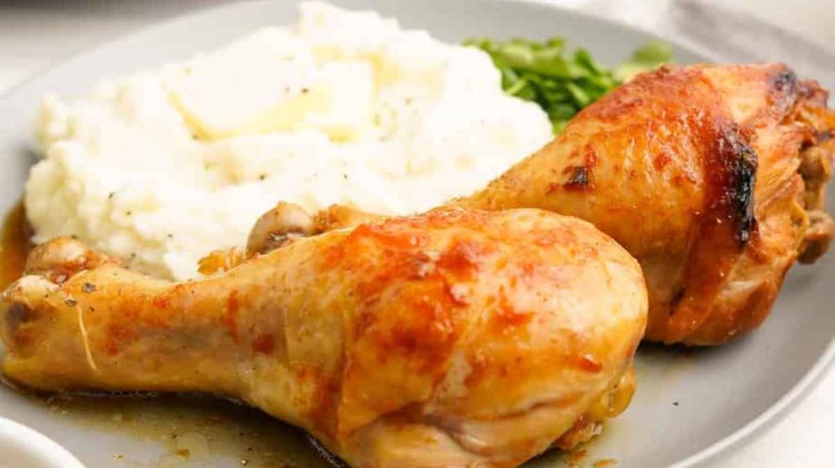 Easy Slow Cooker Chicken Drumsticks (5 Ingredients!).