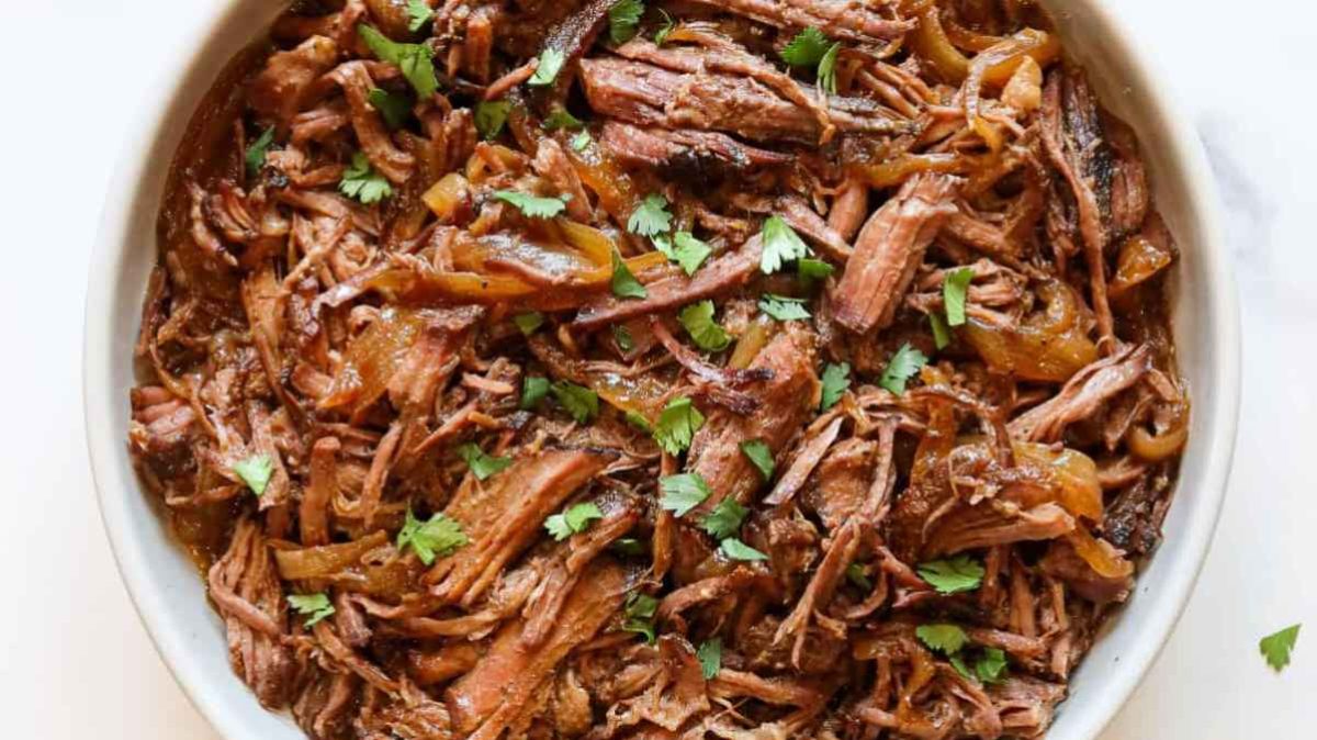 Easy Slow Cooker Mexican Shredded Beef Recipe. 