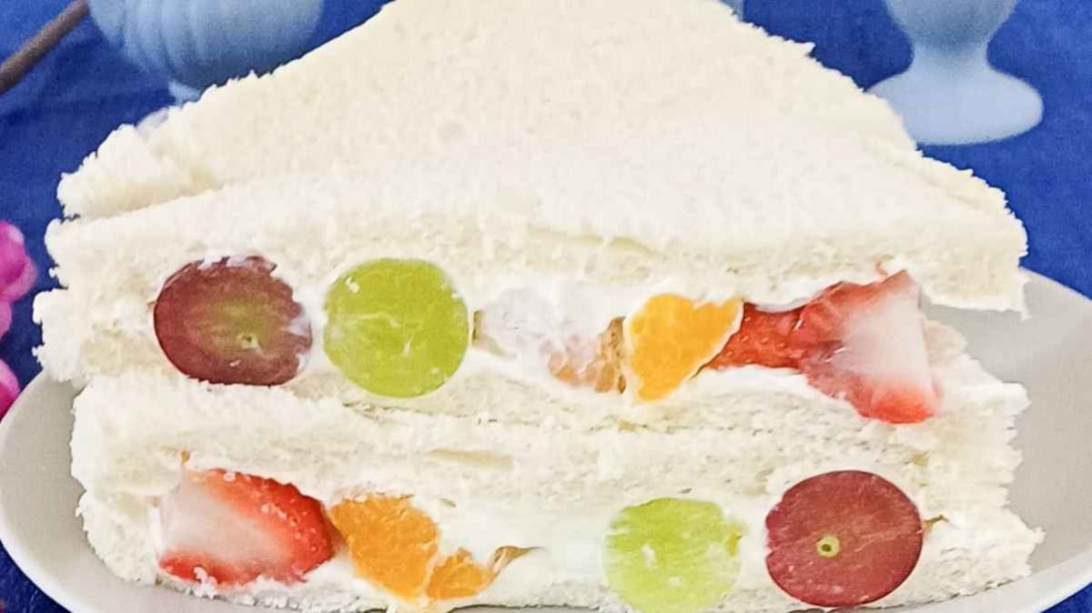Fresh Fruit Cream Cheese Sandwich. 