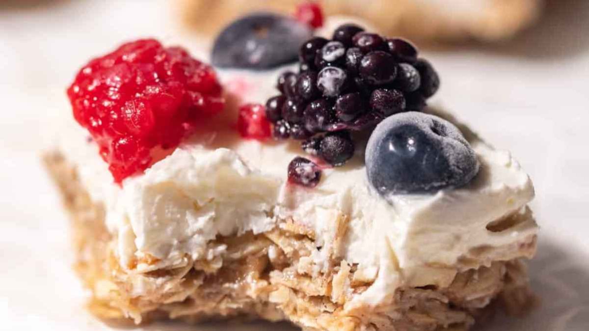 Frozen Greek Yogurt Granola Bars.