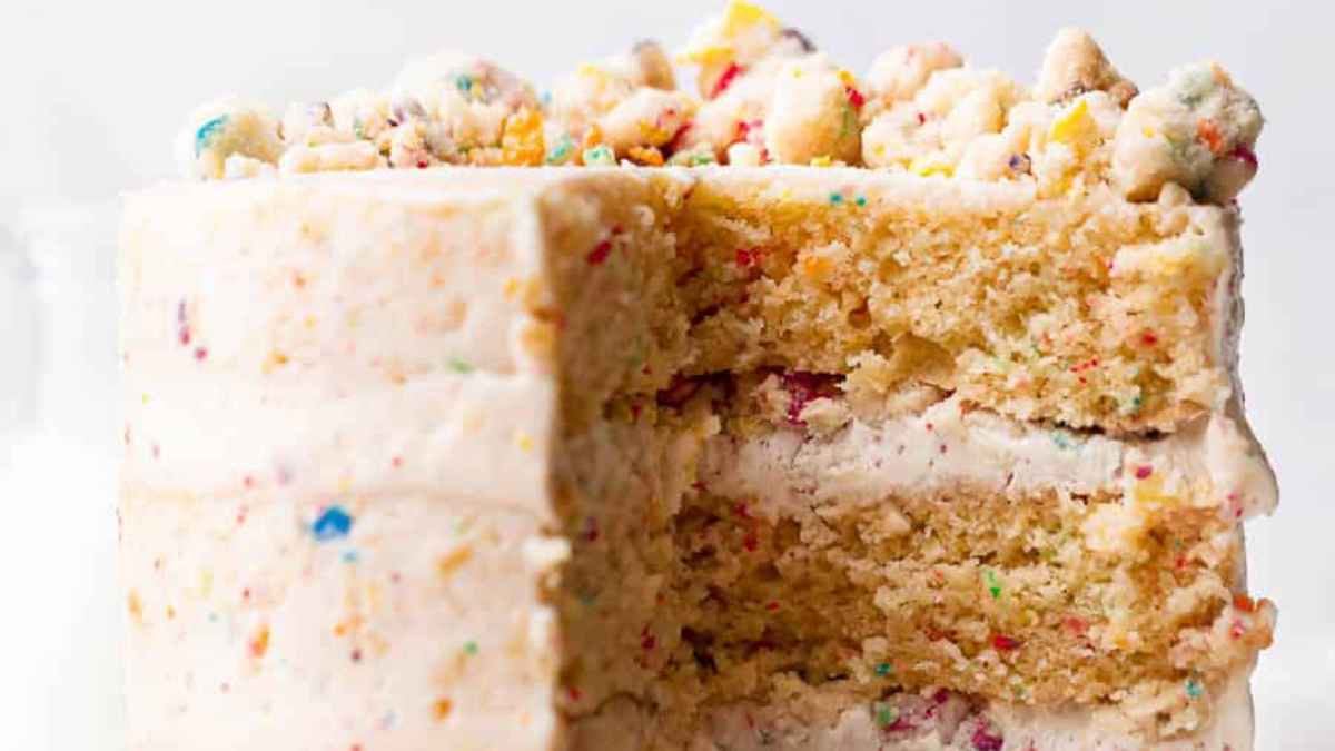 Fruity Pebble Cake. 