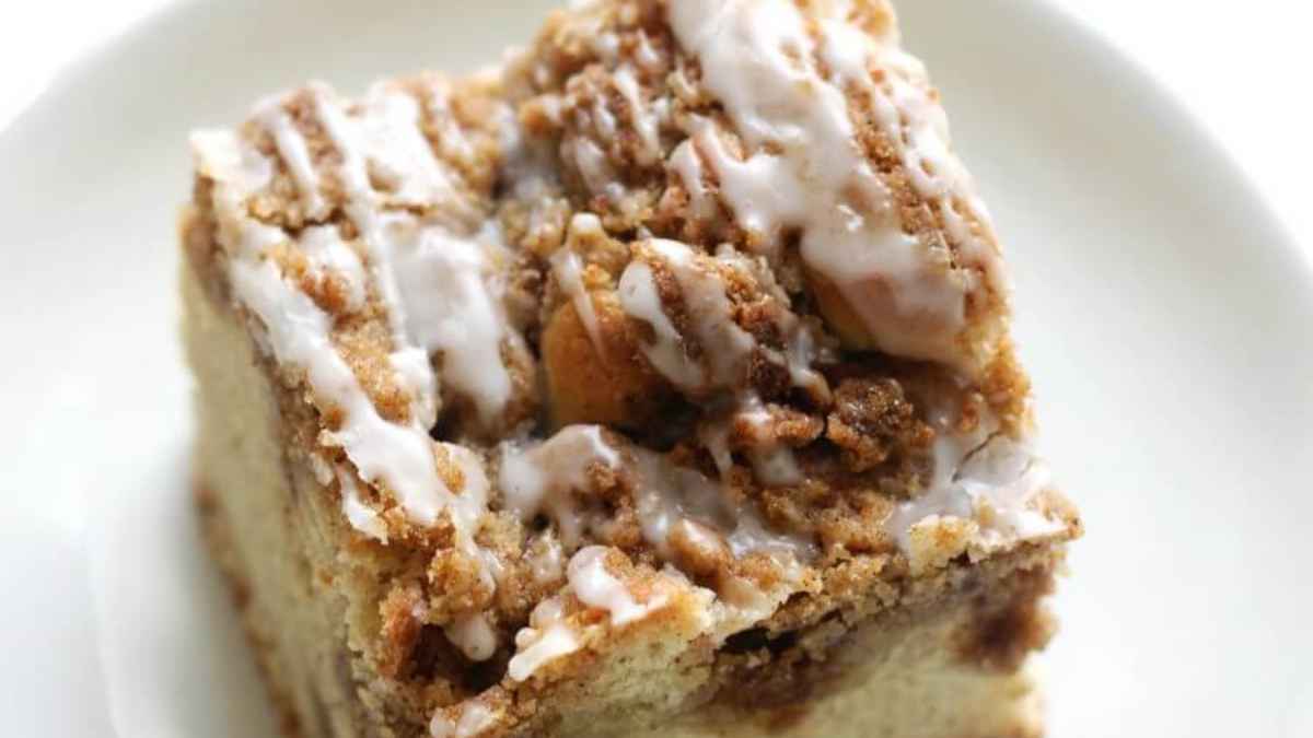 Gluten-Free Coffee Cake With Cinnamon Streusel (Vegan, Allergy-Free). 