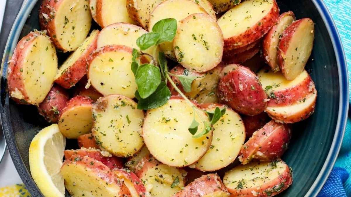 Greek Potato Salad (No Mayo!).
