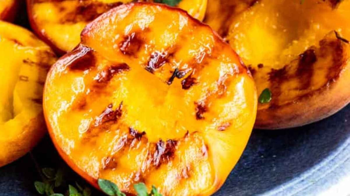 Grilled Peaches Recipe With Mascarpone & Honey. 