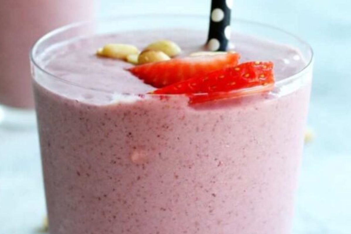 Healthy Peanut Butter Jelly Smoothie