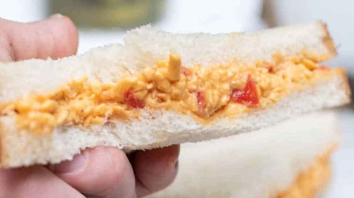 How To Make Pimento Cheese Sandwiches 4 Ways. 