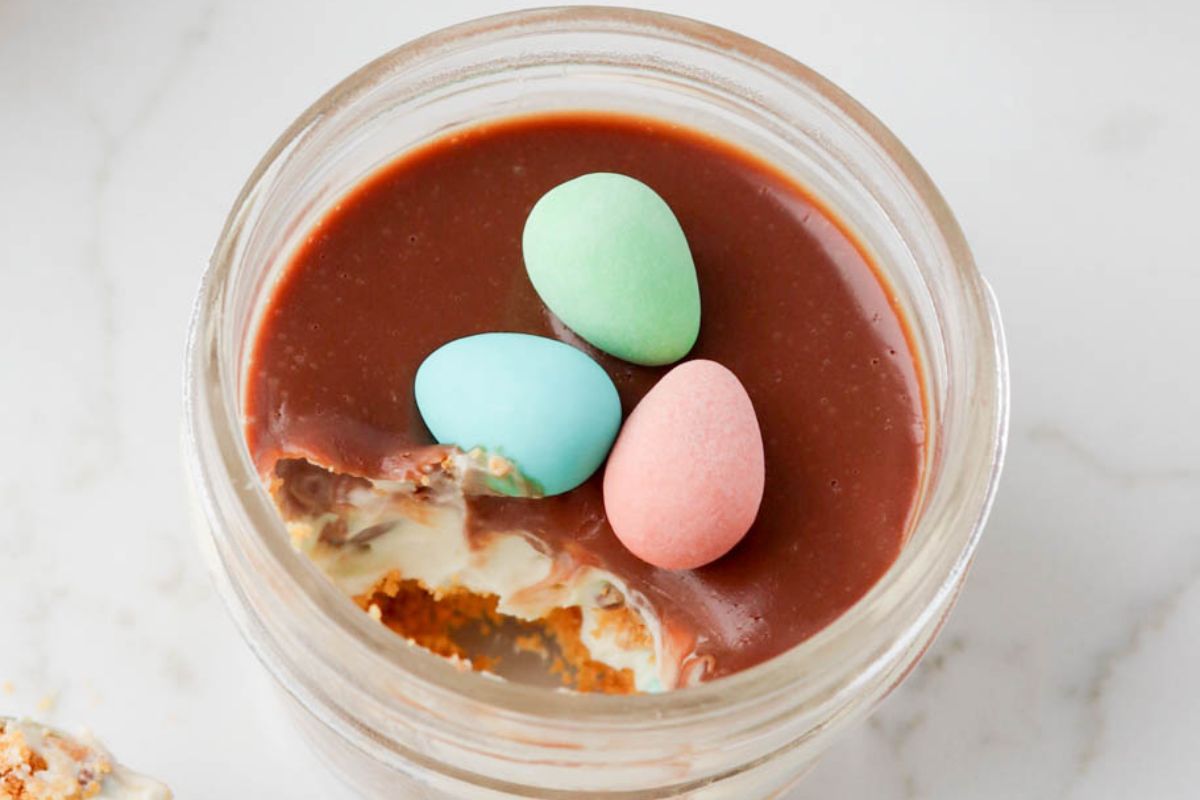 No Bake Mini Egg Cheesecakes In A Jar