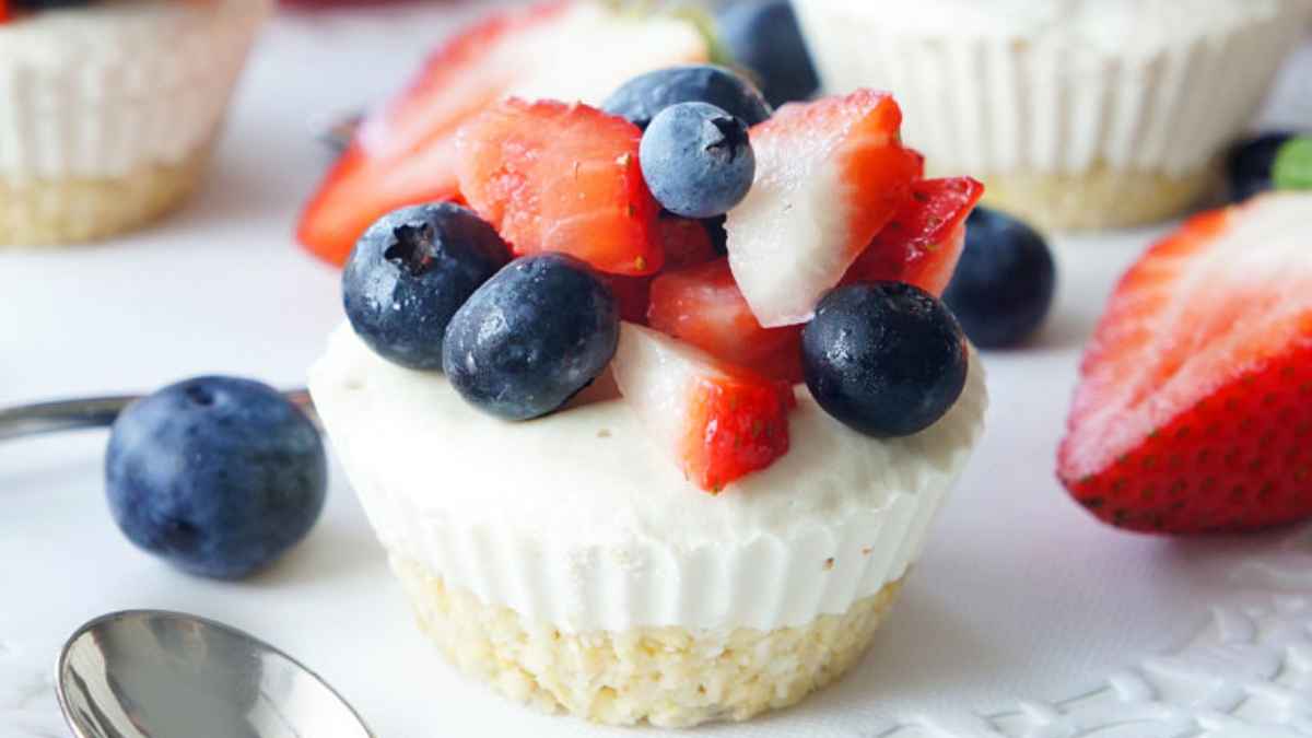 No-Bake Vegan Lemon Berry Cheesecake Cups. 