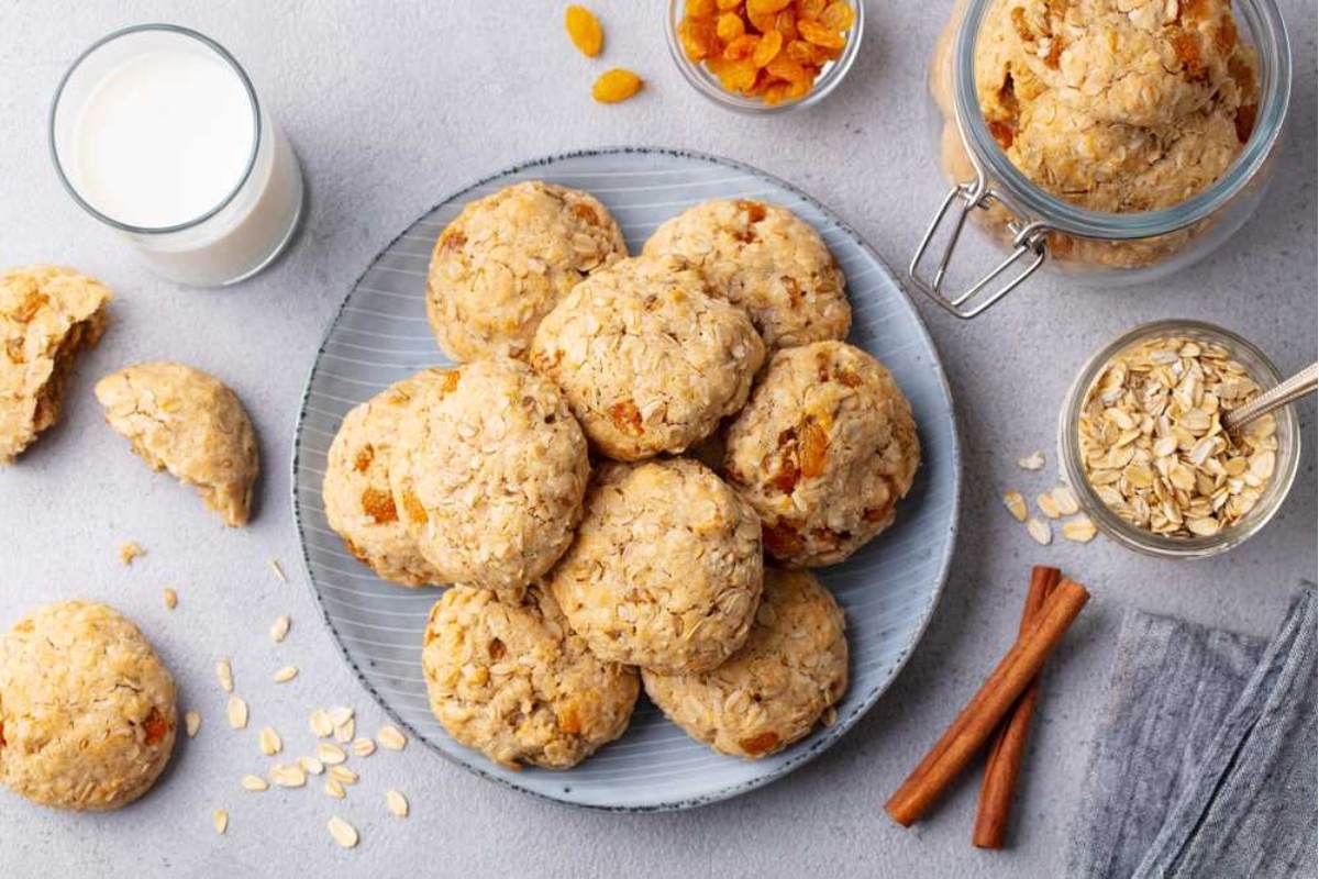 Oatmeal cookies with oats and cinnamon on a plate.