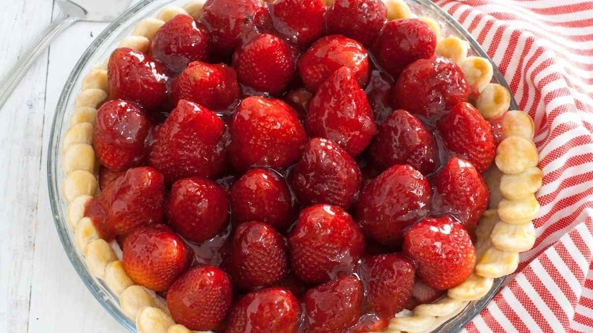 Old Fashioned Strawberry Glaze Pie.