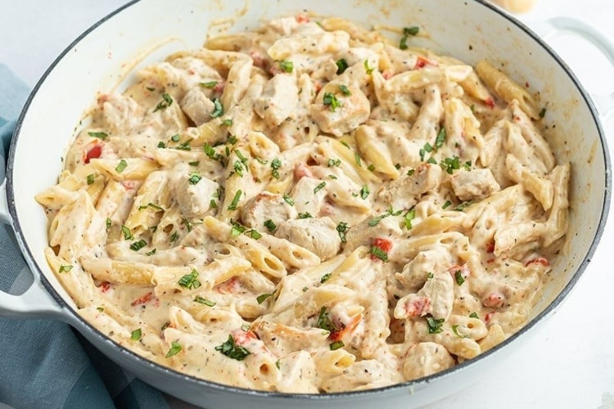 One Pan Cheesy Chicken Pasta
