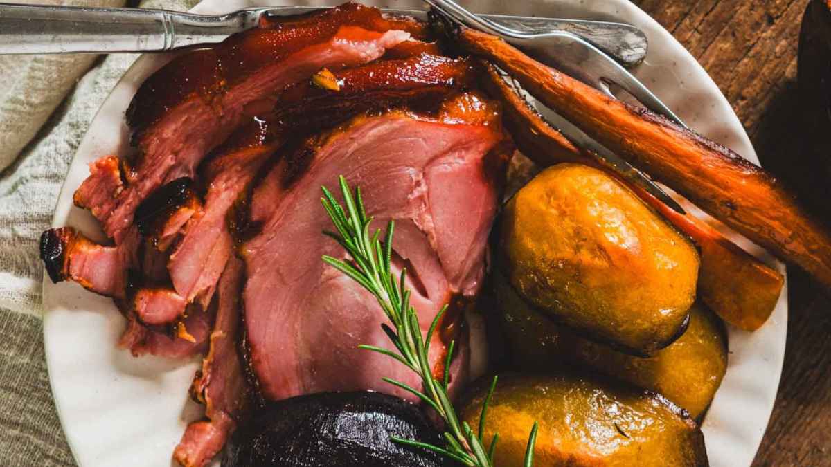 Oven Baked Ham With Potatoes And Carrots. 
