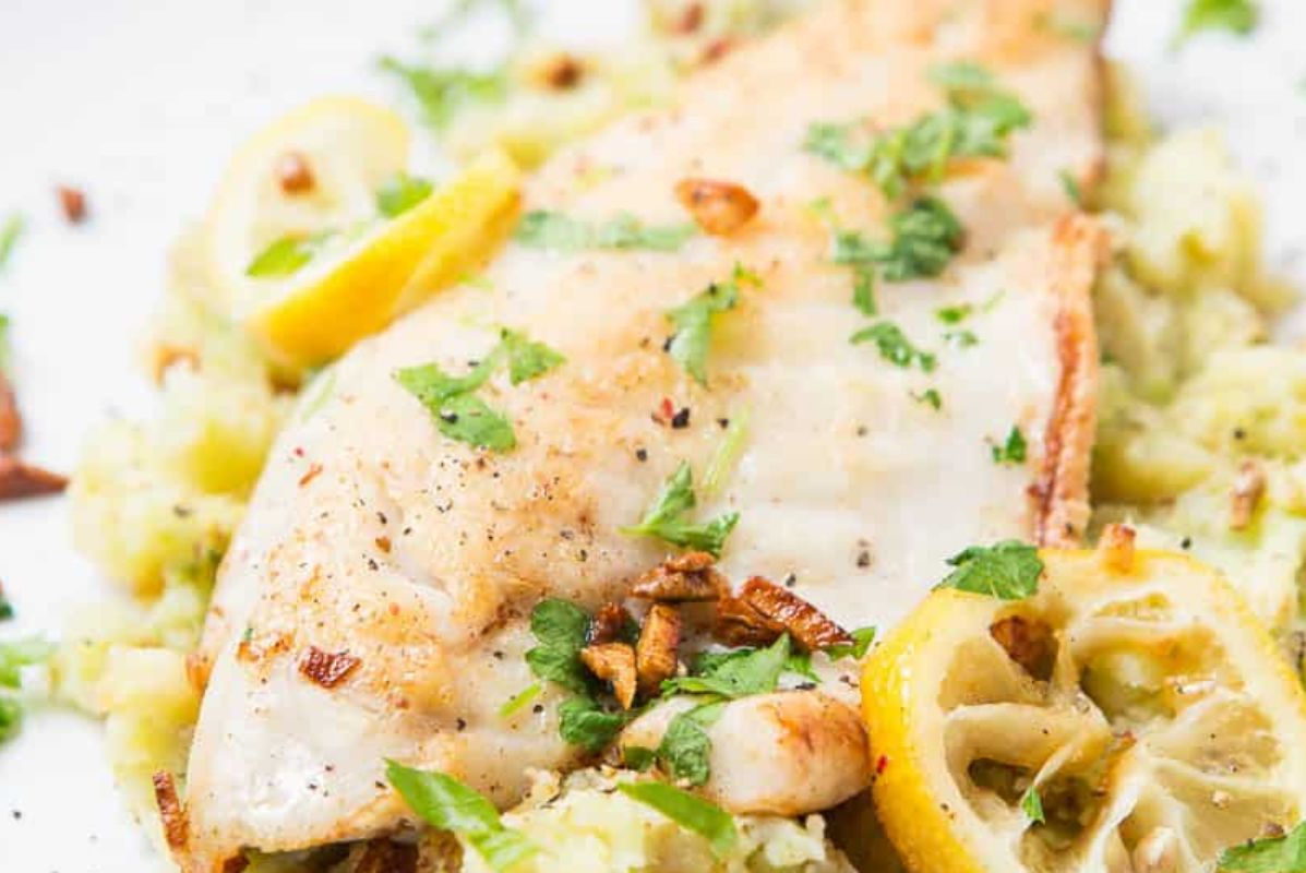 Pan fried Seabass With Garlic Lemon Butter Sauce