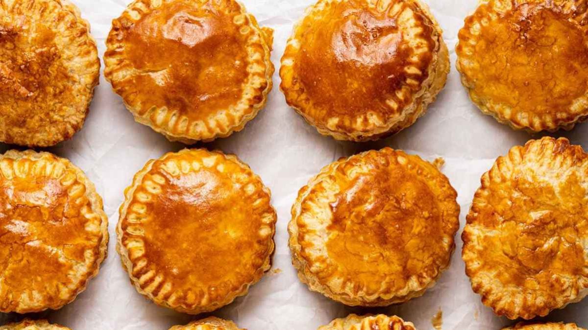 Pâté Chaud (bánh Patê Sô / Vietnamese Meat Pastries).