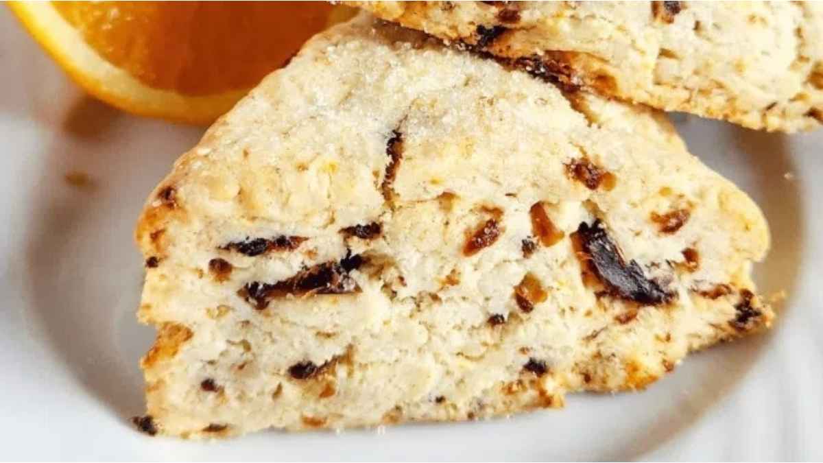 Perfectly Flaky Date Scones With Orange And Walnut. 