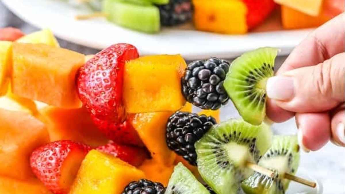 Rainbow Fruit Kabobs {And Dip Recipe}. 