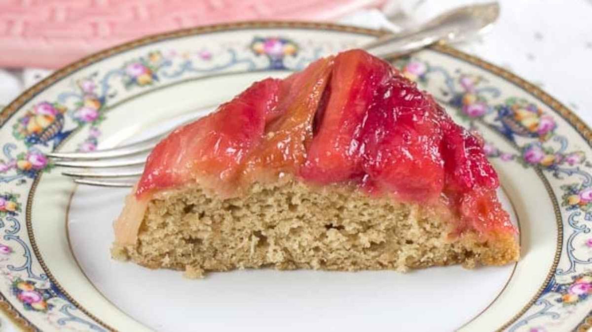Rhubarb Upside Down Cake. 