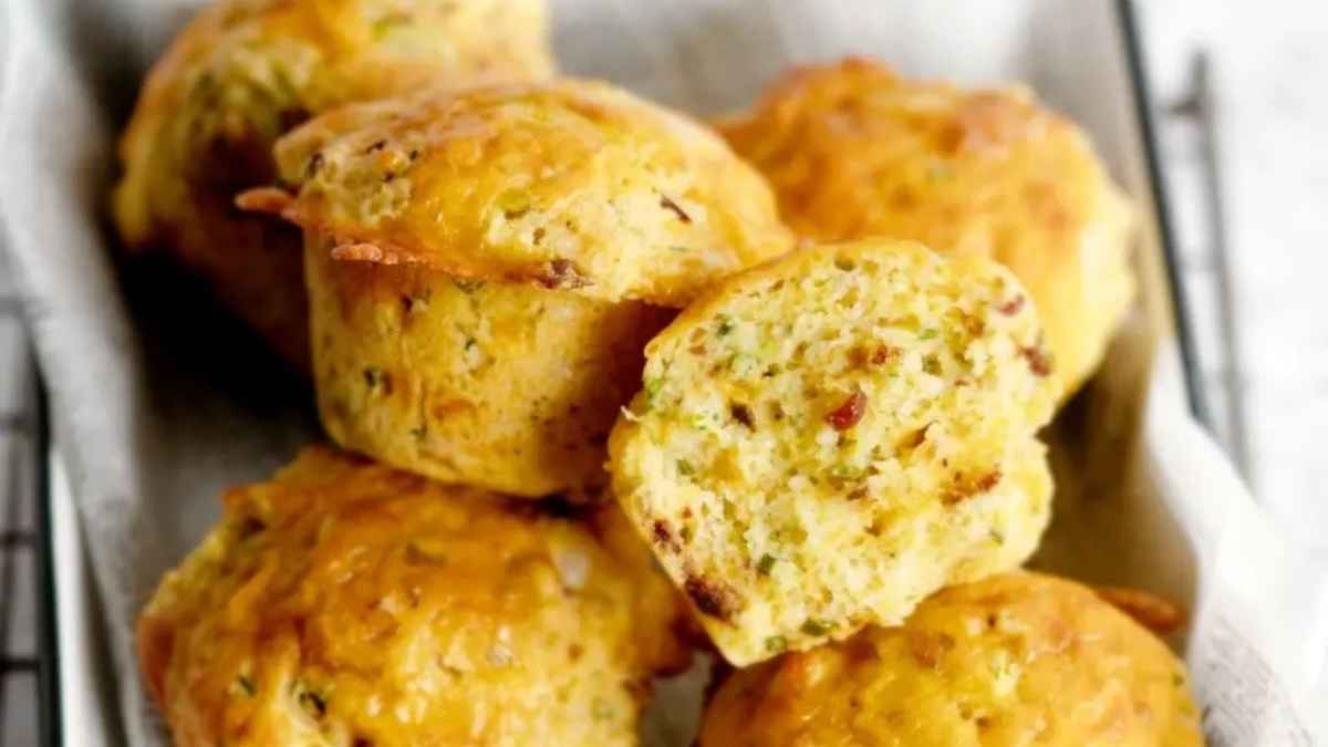 Savory Bacon And Chive Corn Muffins. 