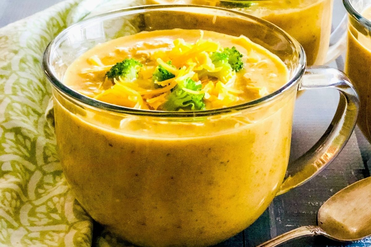 Slow Cooker Broccoli Cheddar Soup