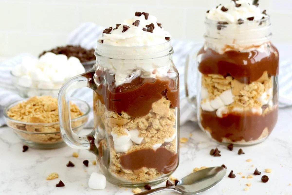 Two parfaits in glasses.