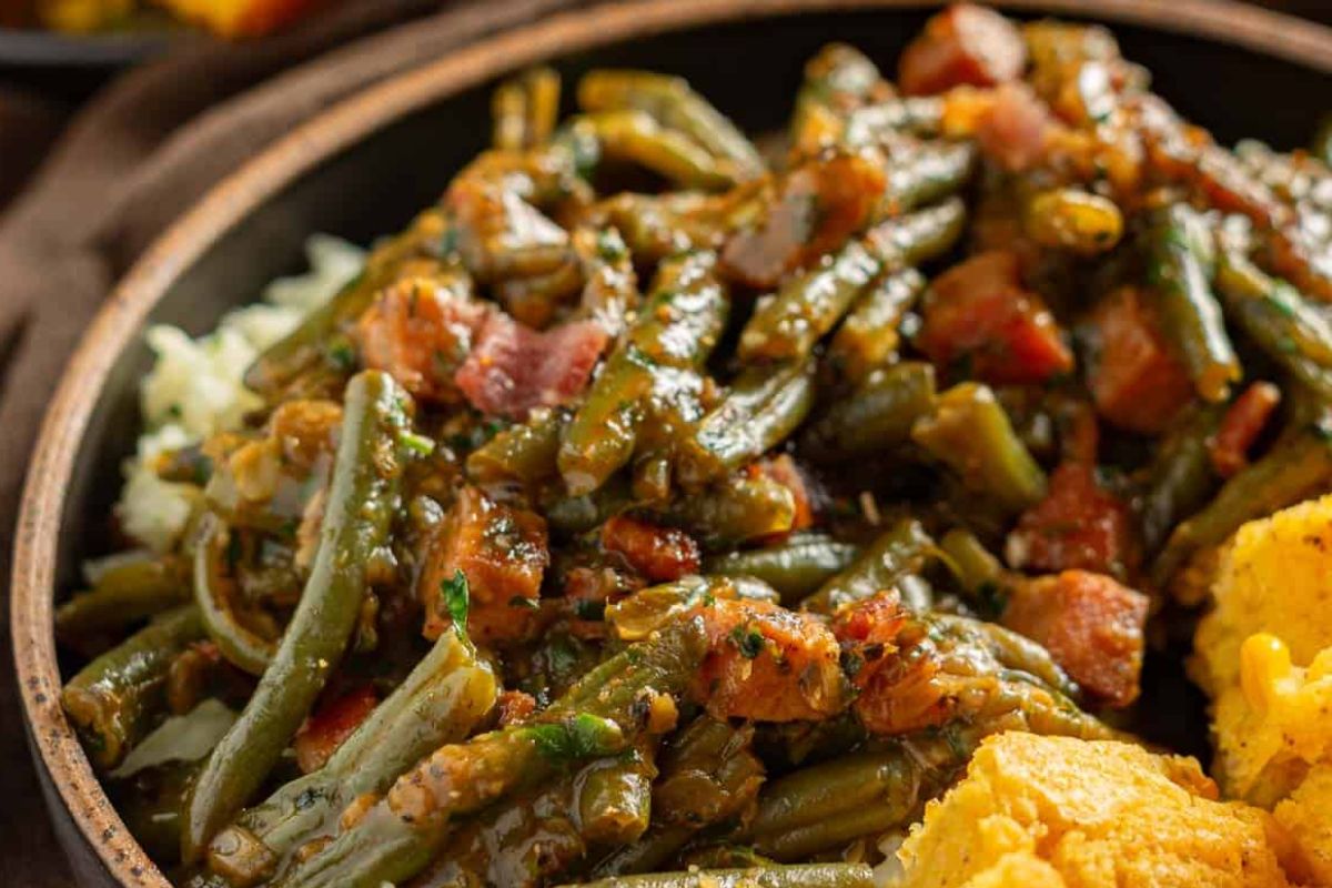 Smothered Green Beans With Bacon And Ham