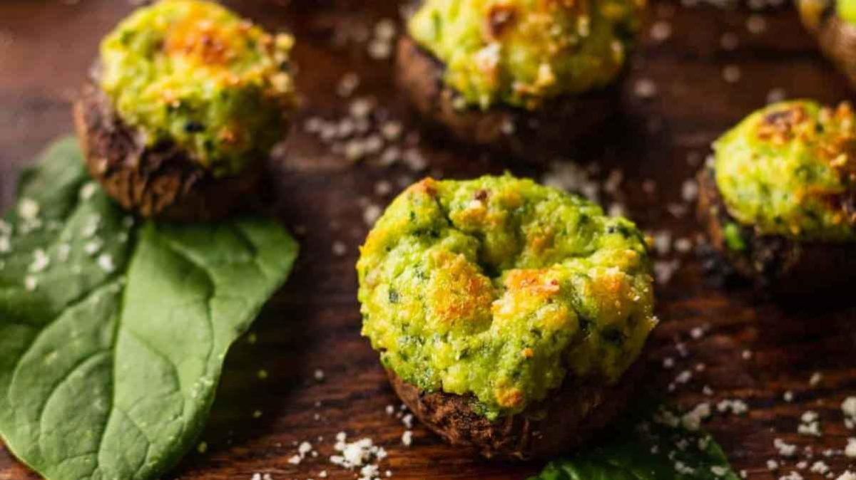 Spinach And Ricotta Stuffed Mushrooms. 