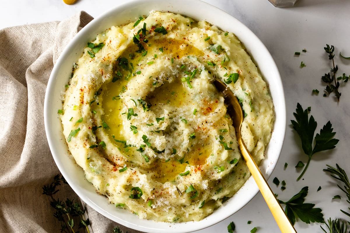 Steamed Instant Pot Mashed Potatoes With Garlic Herbs