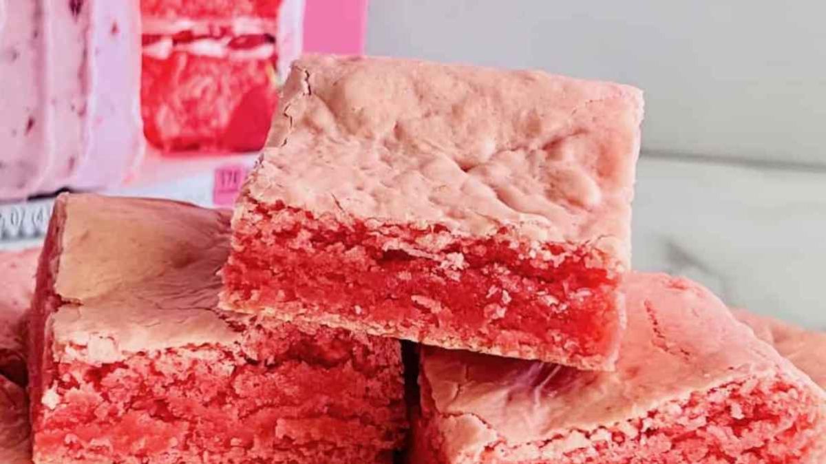 Strawberry Brownies. 